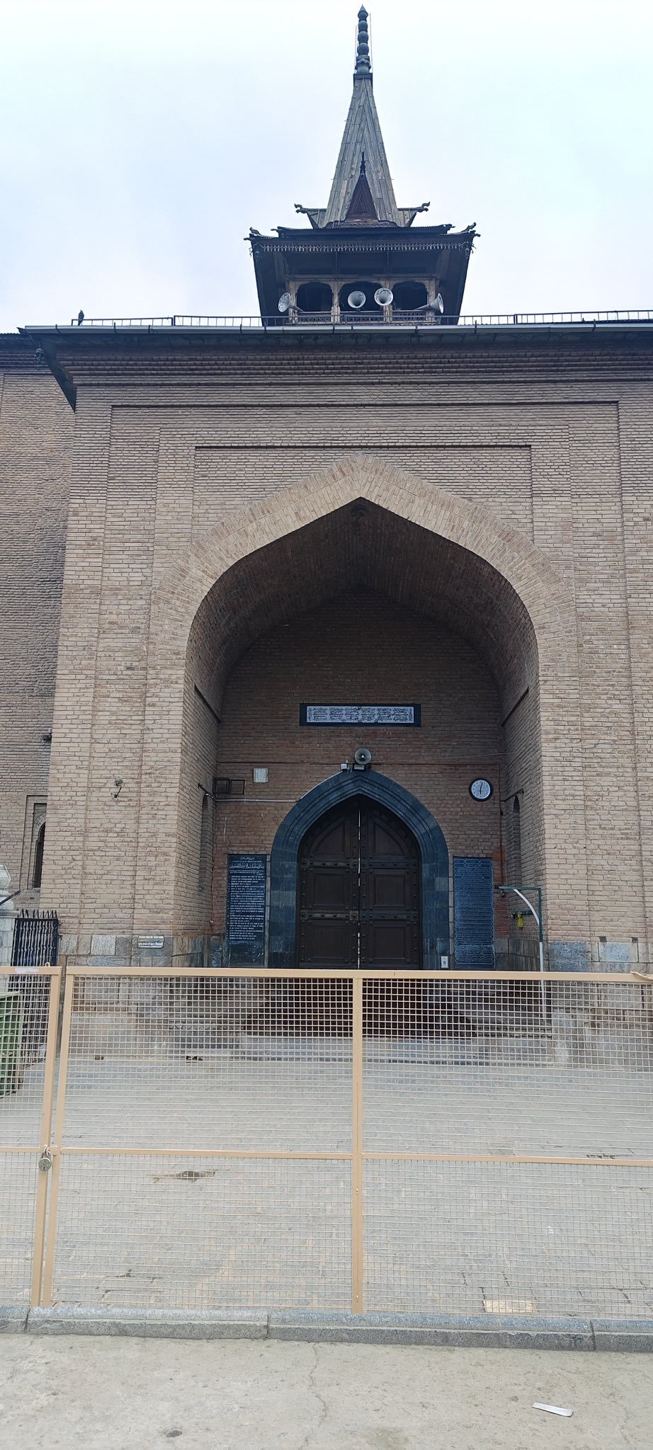 ‘Regrettable, Condemnable’: Mirwaiz on prohibition of Shab-e-Qadr prayers at Jama Masjid